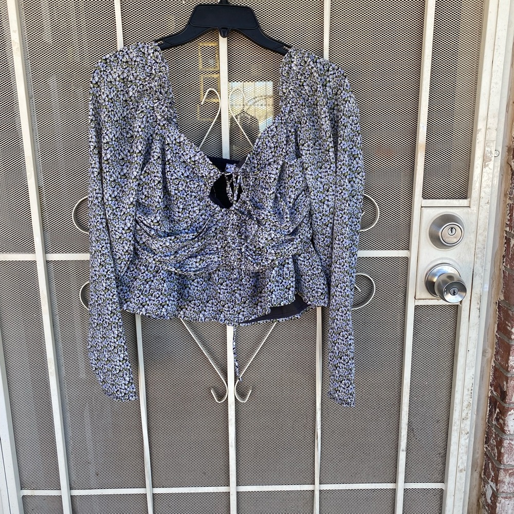Elegant Black , green and white Floral Blouse